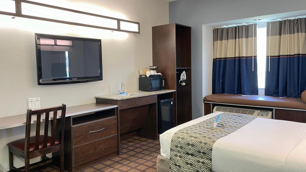 Microtel Inn & Suites By Wyndham Michigan City Exterior foto